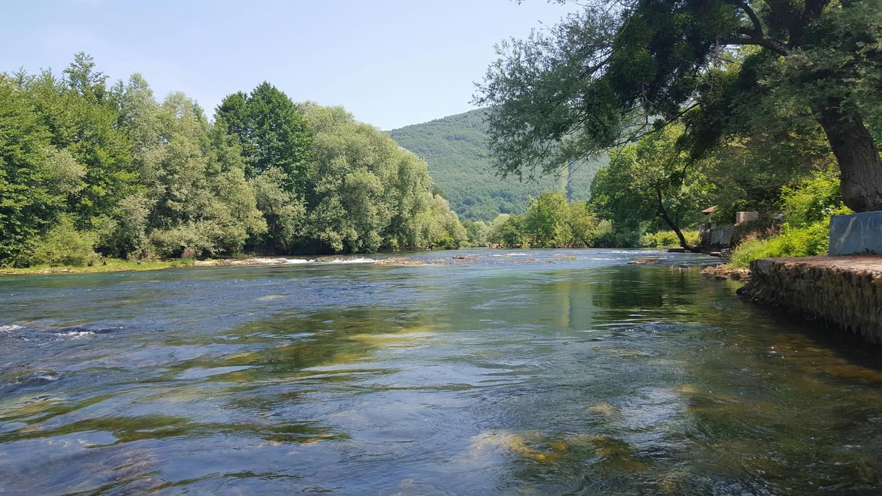 Vacation Home Sajra Kulen Vakuf Εξωτερικό φωτογραφία