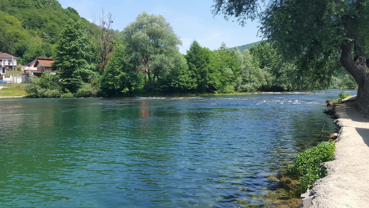 Vacation Home Sajra Kulen Vakuf Εξωτερικό φωτογραφία
